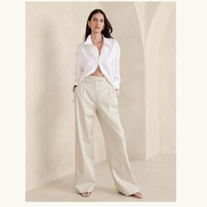 NEW with tags! Banana Republic 
Carmel Pleated Wide-Leg Pant